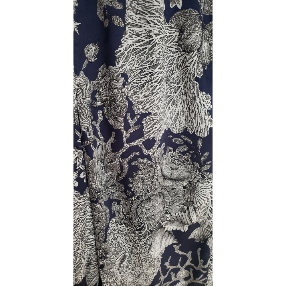 12. J. Crew Pull-on cropped pant in Ratti® seashell print - Picture 3 of 8